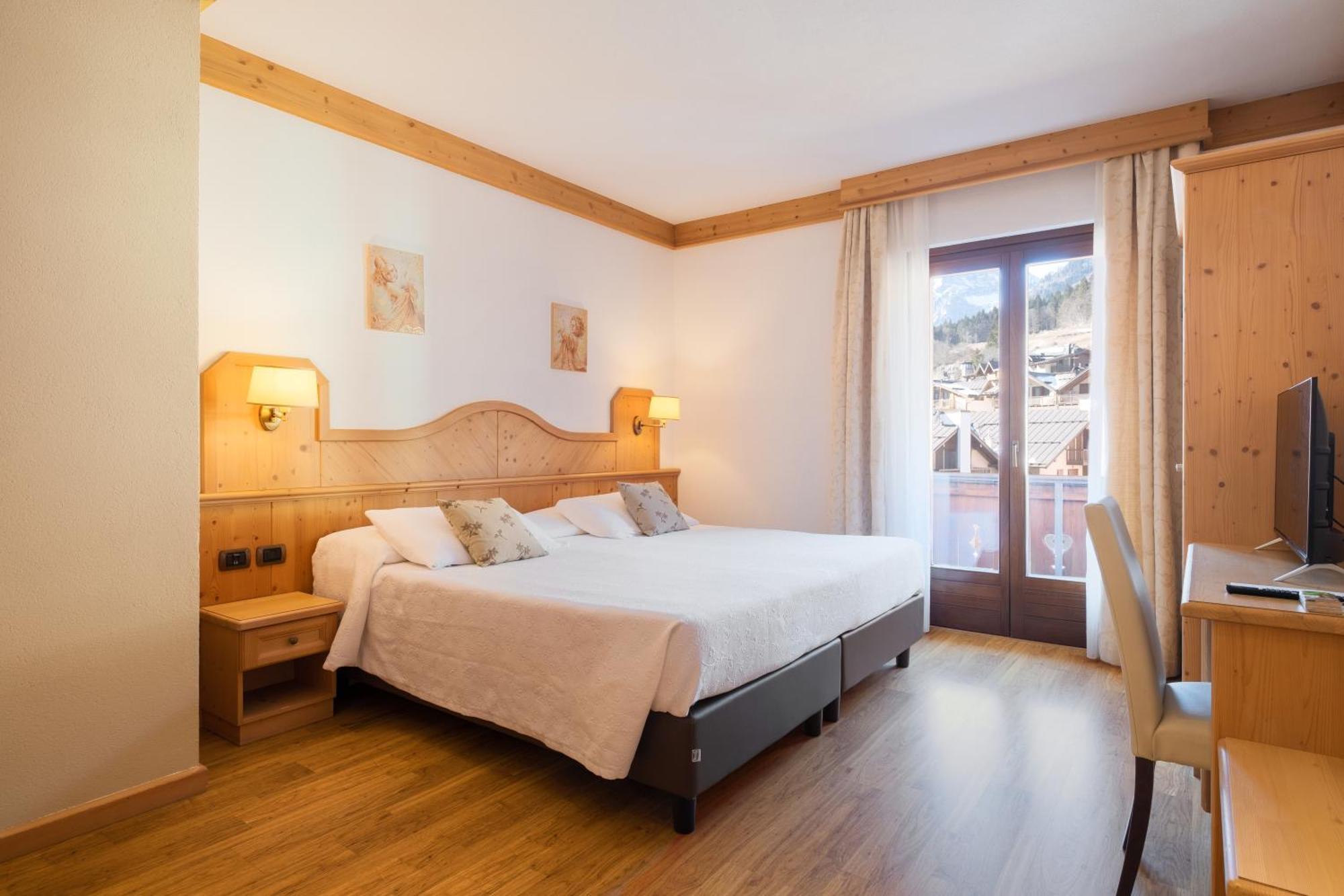 Il Piccolo Dolomiti Resort อันดาโล ภายนอก รูปภาพ