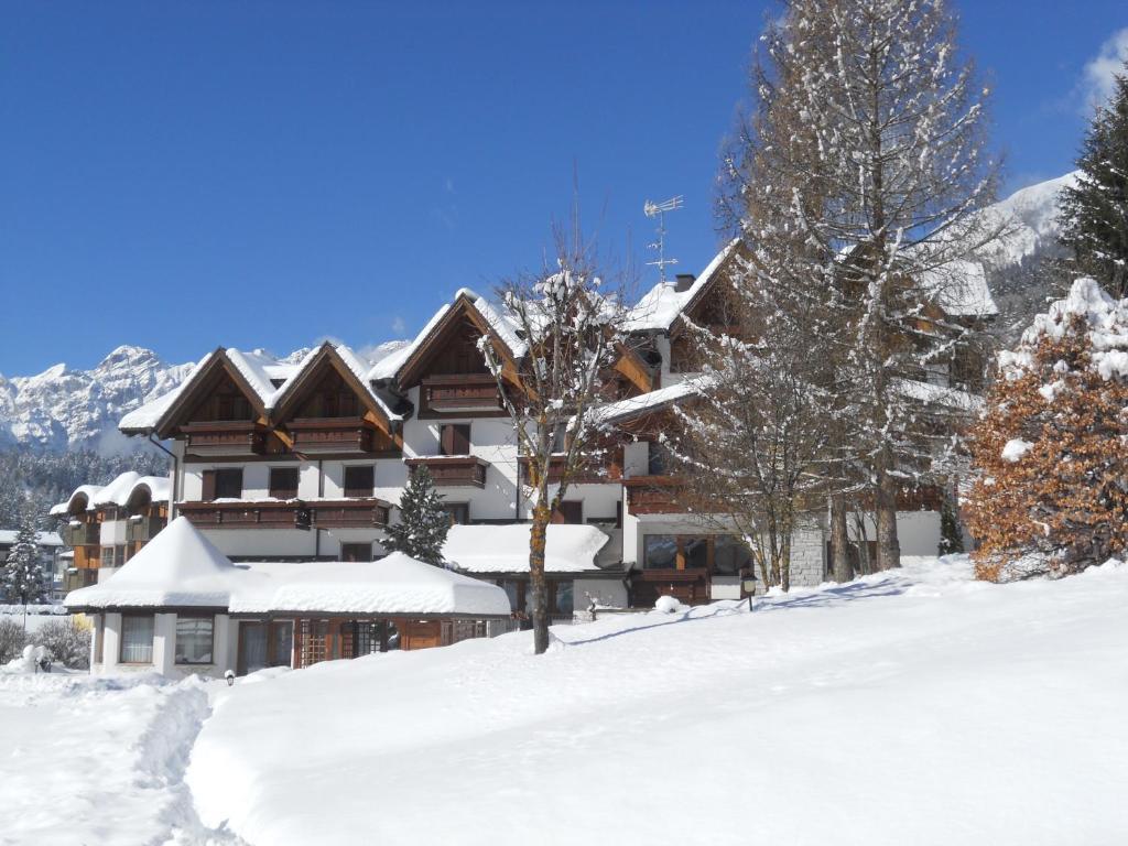 Il Piccolo Dolomiti Resort อันดาโล ภายนอก รูปภาพ
